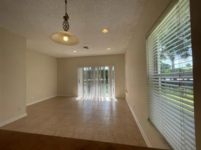 Residence photo 16