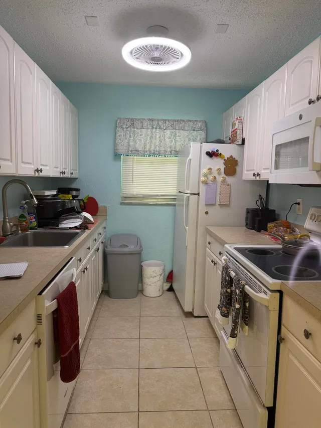 Unit 152 photo 5