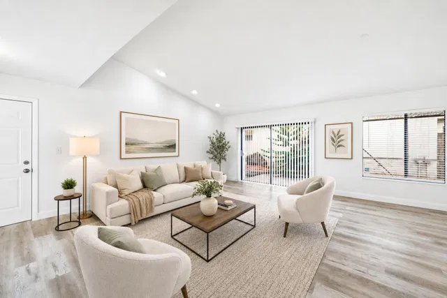 Residence photo 2