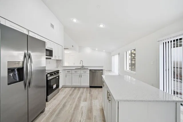 Residence photo 8