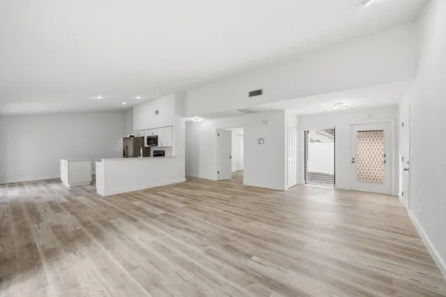 Residence photo 16