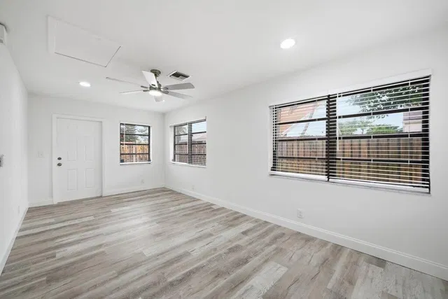 Residence photo 17