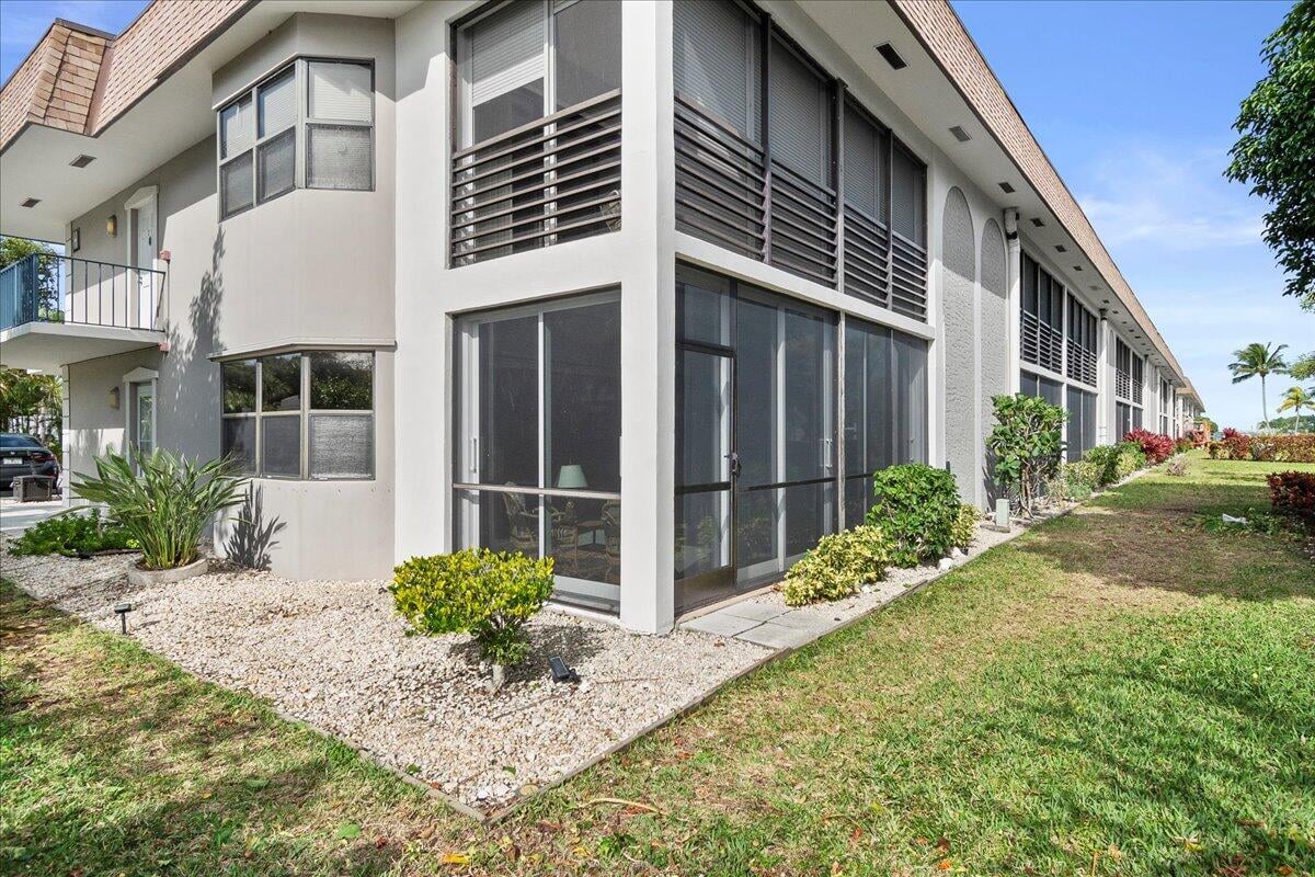  Unit H101 photo 23