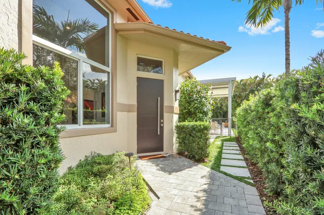 Frenchman's Creek Residence photo 2