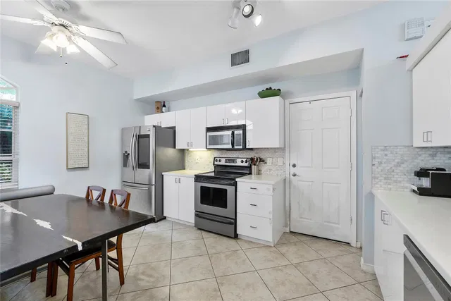 Residence photo 17