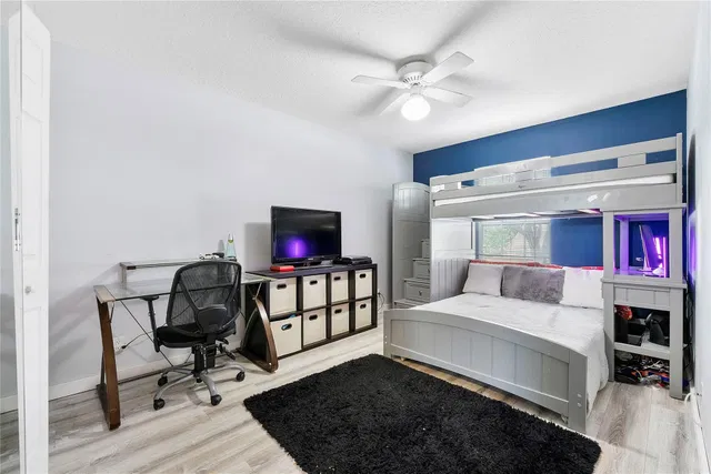 Residence photo 25