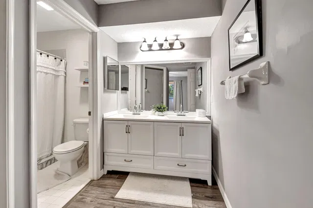 Unit 101 photo 23