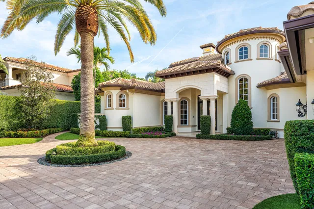 Royal Palm Yacht and Country Club Residence photo 8