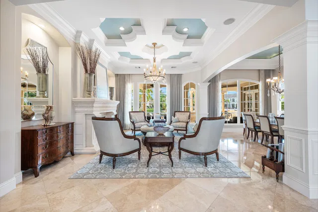 Royal Palm Yacht and Country Club Residence photo 10