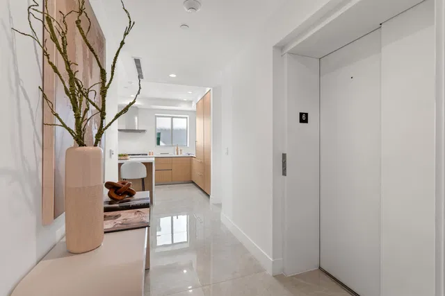 Royal Palm Residences Boca Raton Unit 604 photo 3
