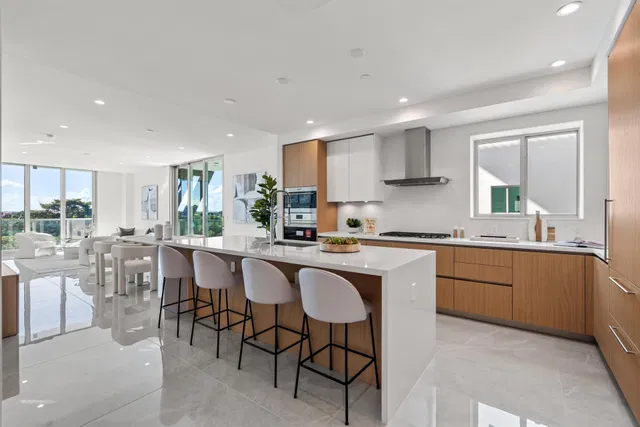 Royal Palm Residences Boca Raton Unit 604 photo 9