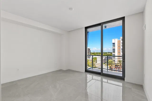 Royal Palm Residences Boca Raton Unit 604 photo 17