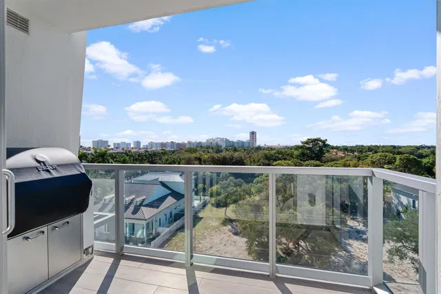 Royal Palm Residences Boca Raton Unit 604 photo 23