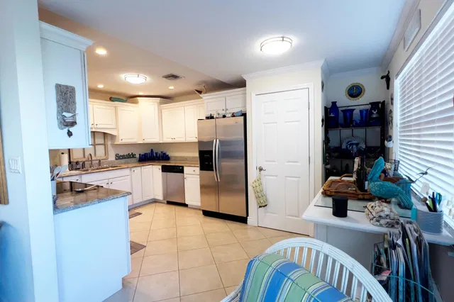 Unit 15 photo 15
