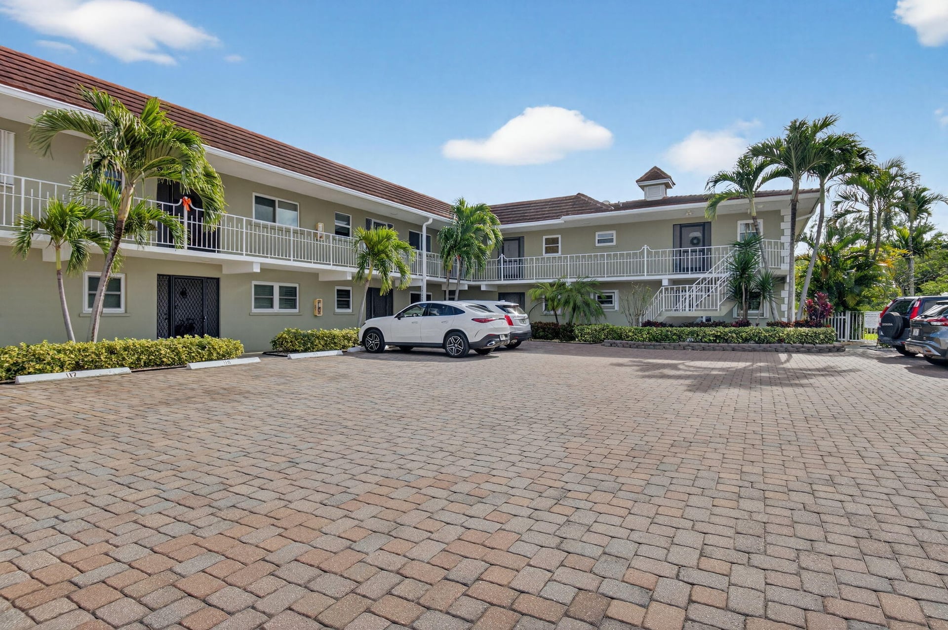 Unit 3120 photo 42