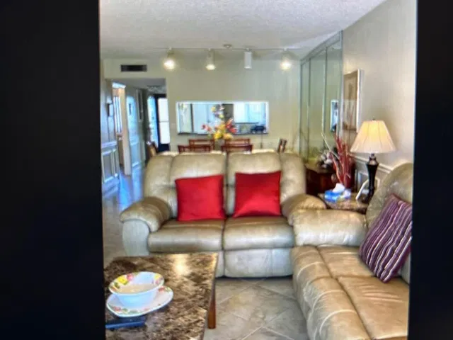 Unit 206 photo 3