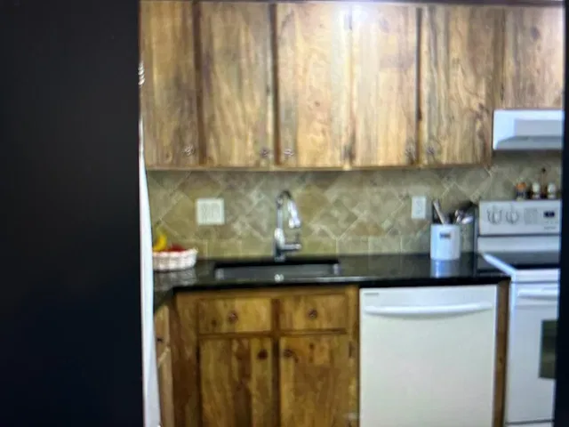 Unit 206 photo 9