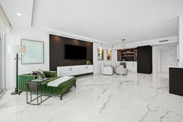 The Plaza of The Palm Beaches Unit 15a photo 5