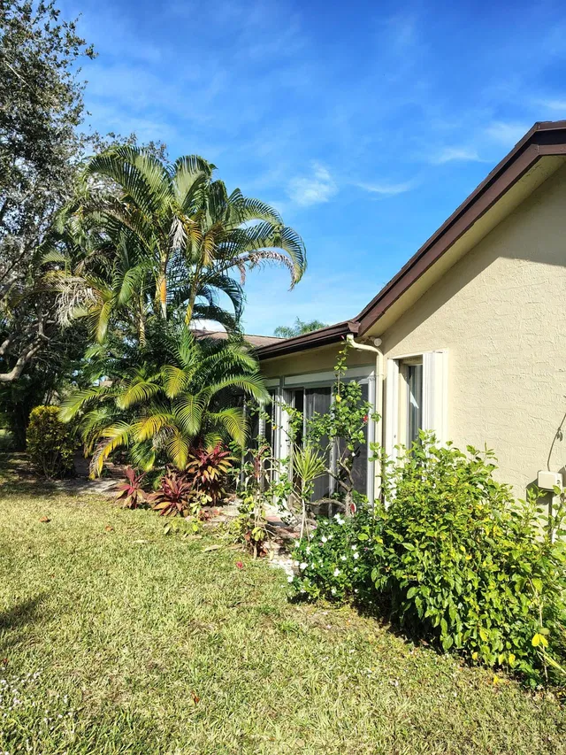 Residence photo 2