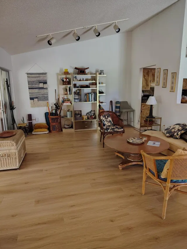 Residence photo 3