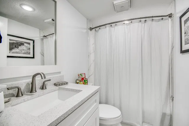 Unit 204 M photo 23