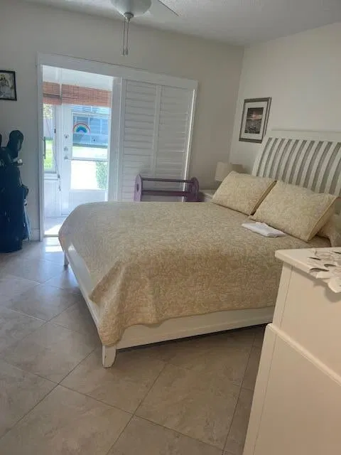 Unit 34 photo 12