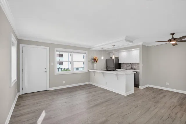 Singer Island Unit 223 photo 6