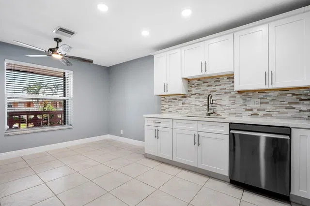 Unit 204 photo 2