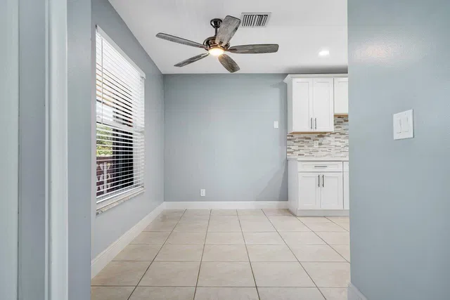 Unit 204 photo 6