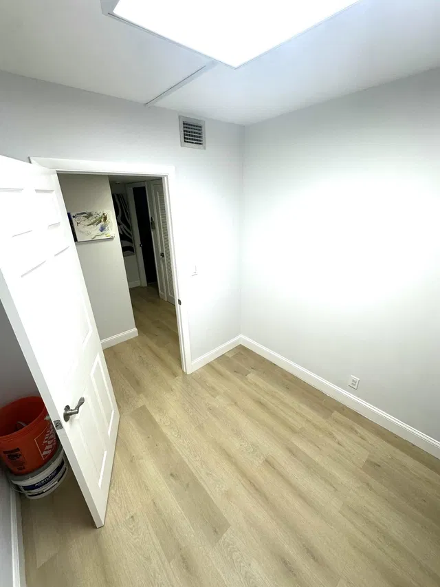  Unit 409 photo 7