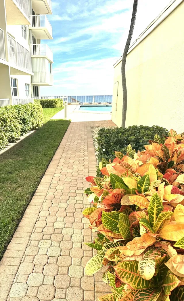  Unit 409 photo 15