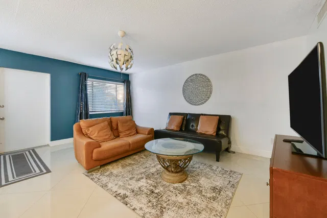 Unit 314 photo 2