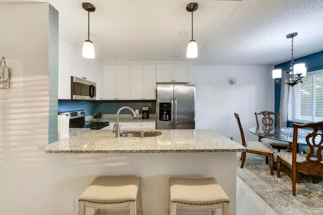 Unit 314 photo 6