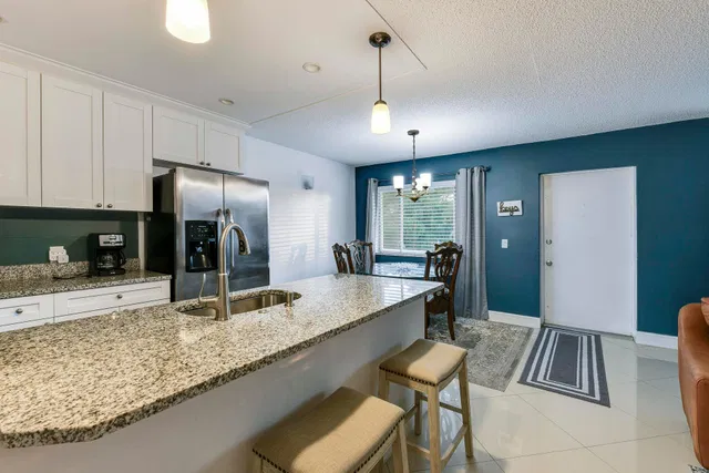 Unit 314 photo 8