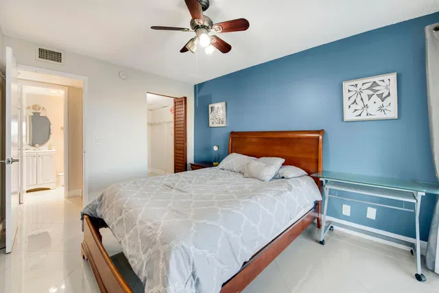 Unit 314 photo 11
