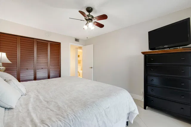 Unit 314 photo 14