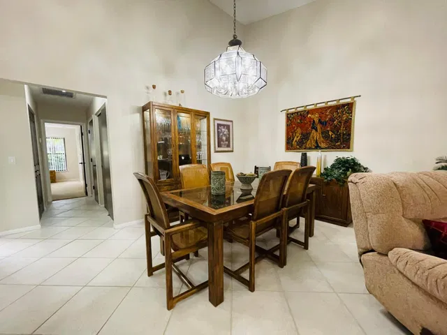 Residence photo 4