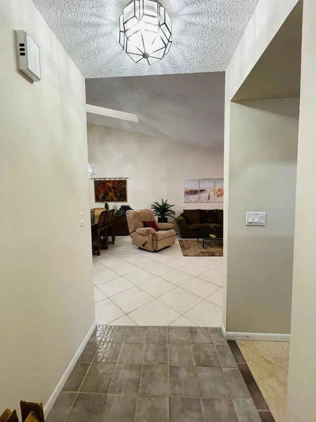Residence photo 6