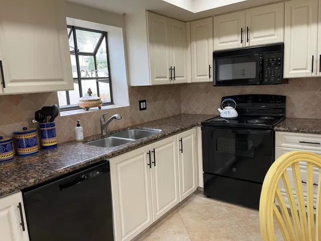 Residence photo 10