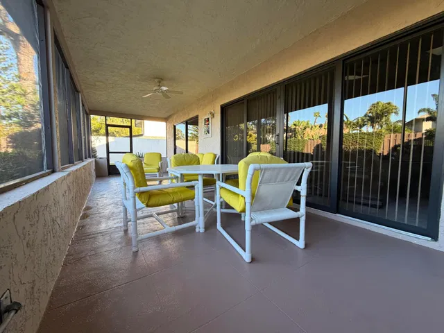 Residence photo 12