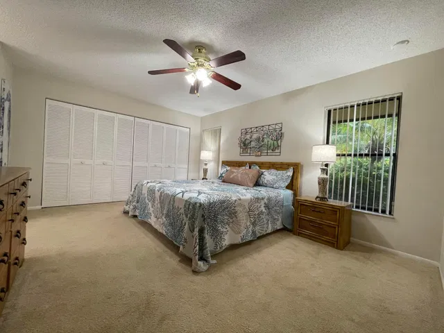 Residence photo 17