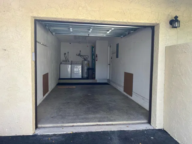 Residence photo 32