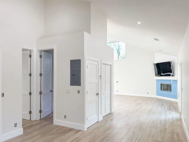 Residence photo 9