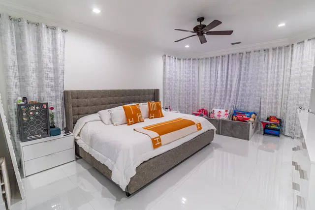 Residence photo 37