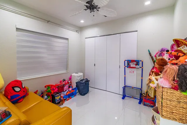 Residence photo 65