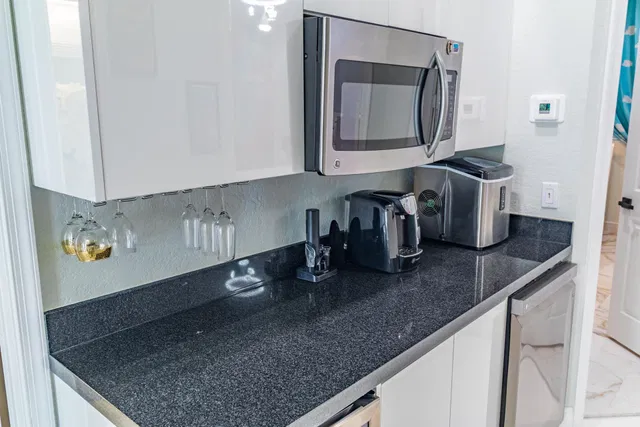 Residence photo 81