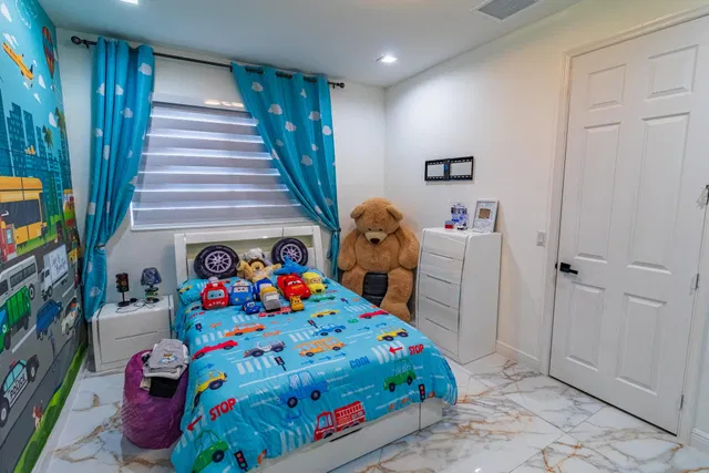 Residence photo 89