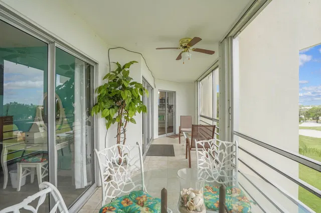 Unit 503 photo 28