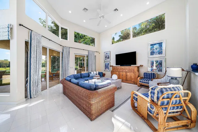 Frenchman's Creek Residence photo 22