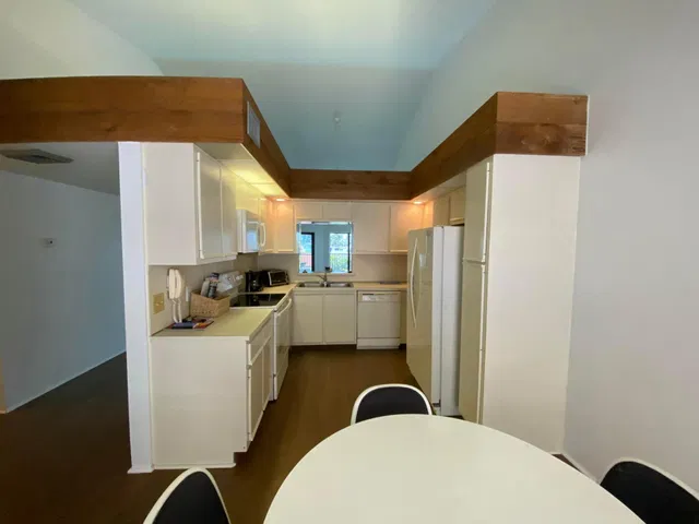 Unit 208 photo 3